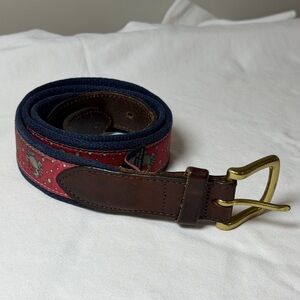 Vineyard Vines Size 36 Navy and Red All Over Pattern Crab Beach Men's Belt